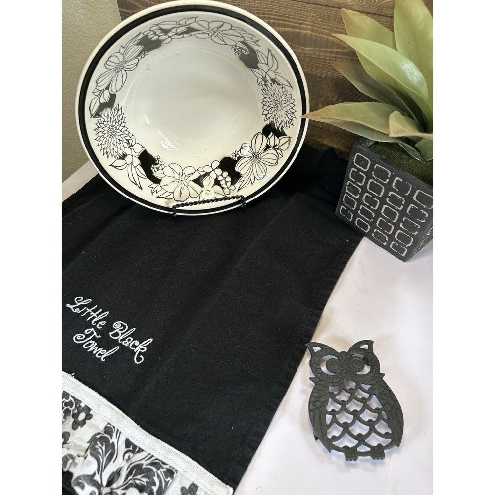 Pier 1 The Little Black  and‎ White Floral Tea Towel Kitchen Dish Cotton New